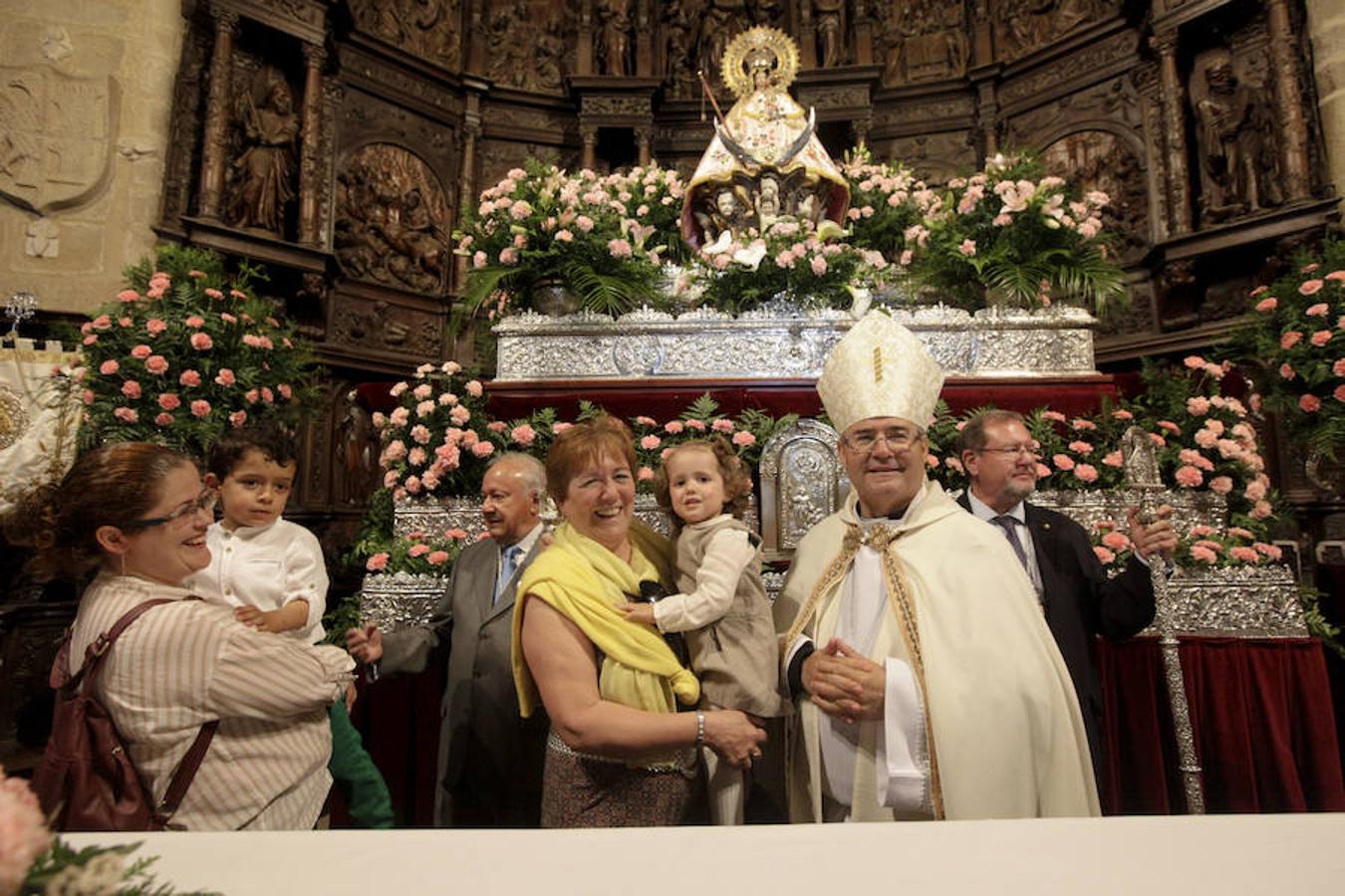 Los bebés cacereños conocen a su patrona