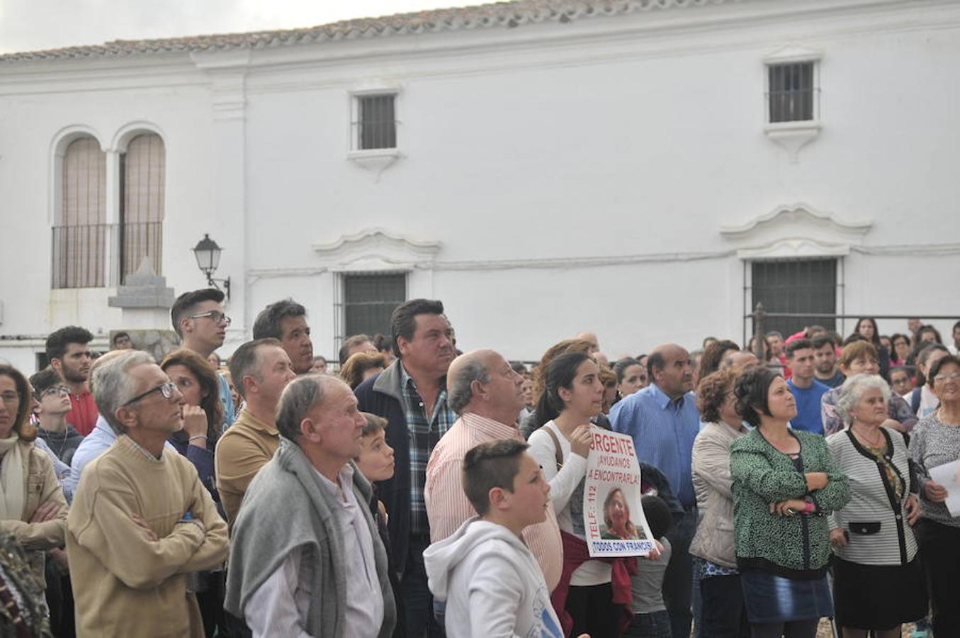 Los vecinos de Hornachos arropan a la familia de Francisca Cadenas