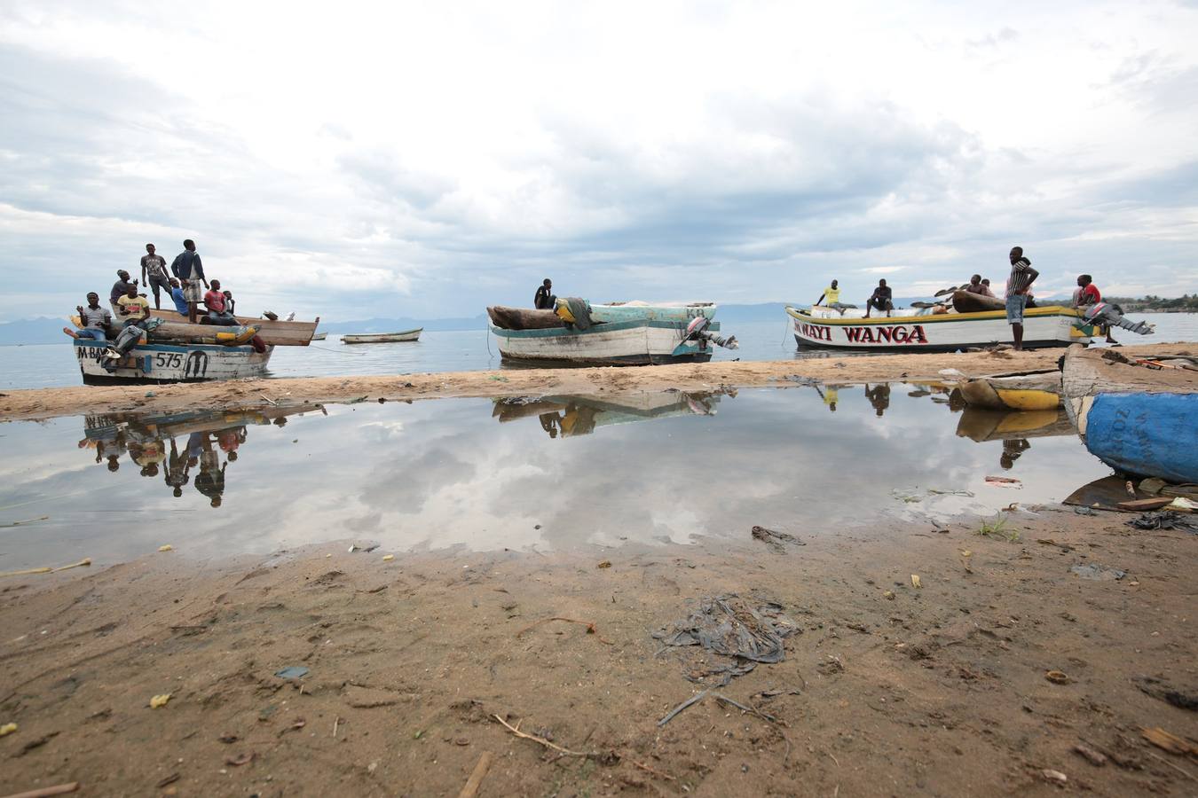 De pesca en el lago Malawi