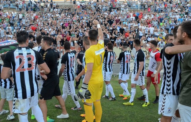 El Badajoz ya sí sueña con el ascenso