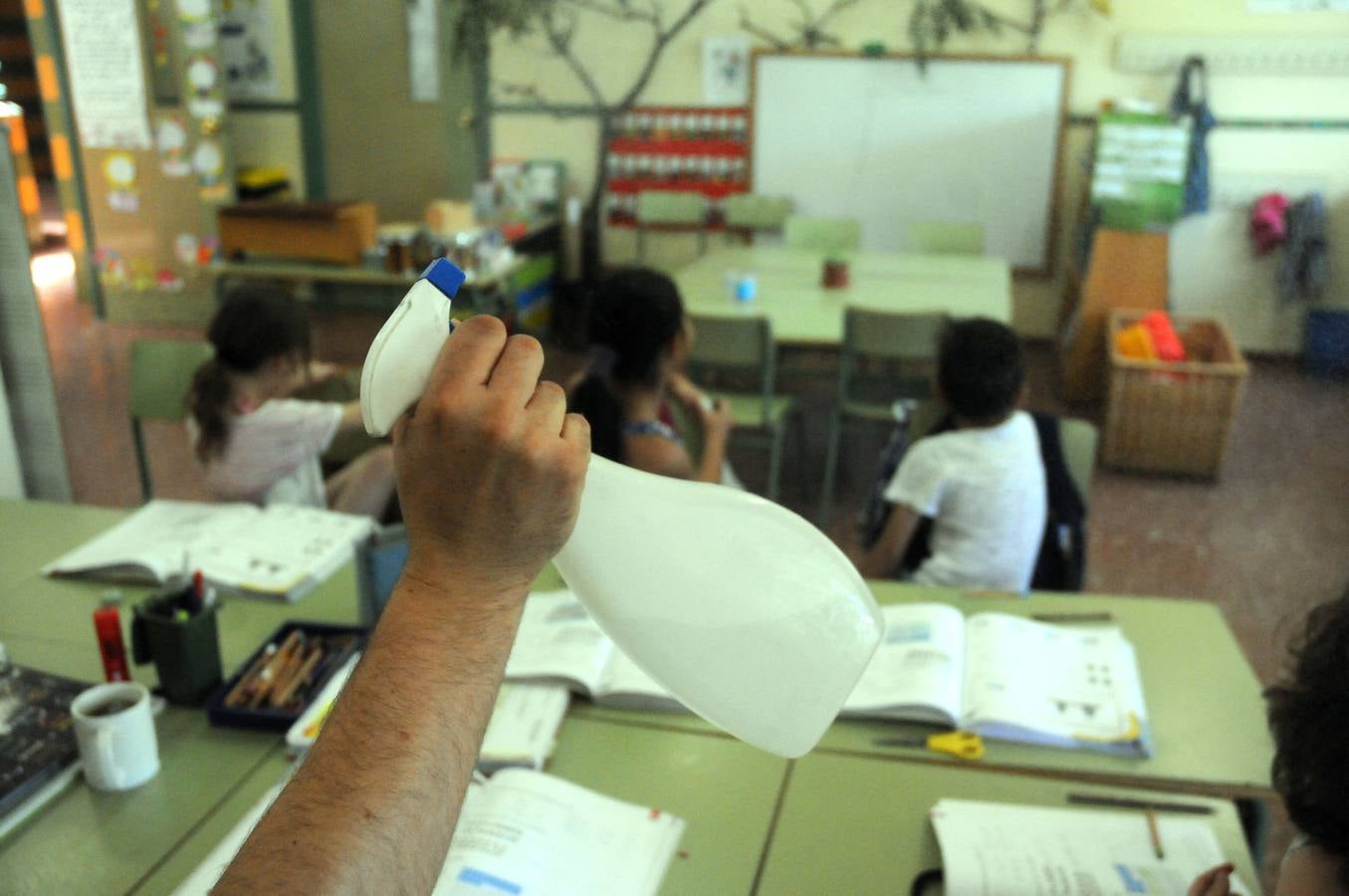 Educación estudia modificar el horario escolar para amortiguar la ola de calor