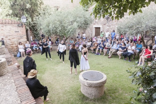 'Fuenteovejuna' ofrece esta noche el elenco más numeroso del Festival de Teatro