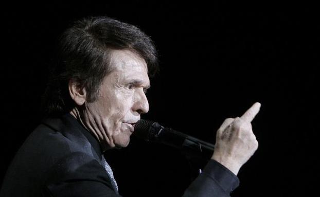 Raphael aplaza su concierto en Almendralejo por motivos de salud