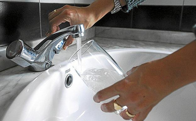 Promedio gestiona el suministro de agua de Hornachos y Mengabril