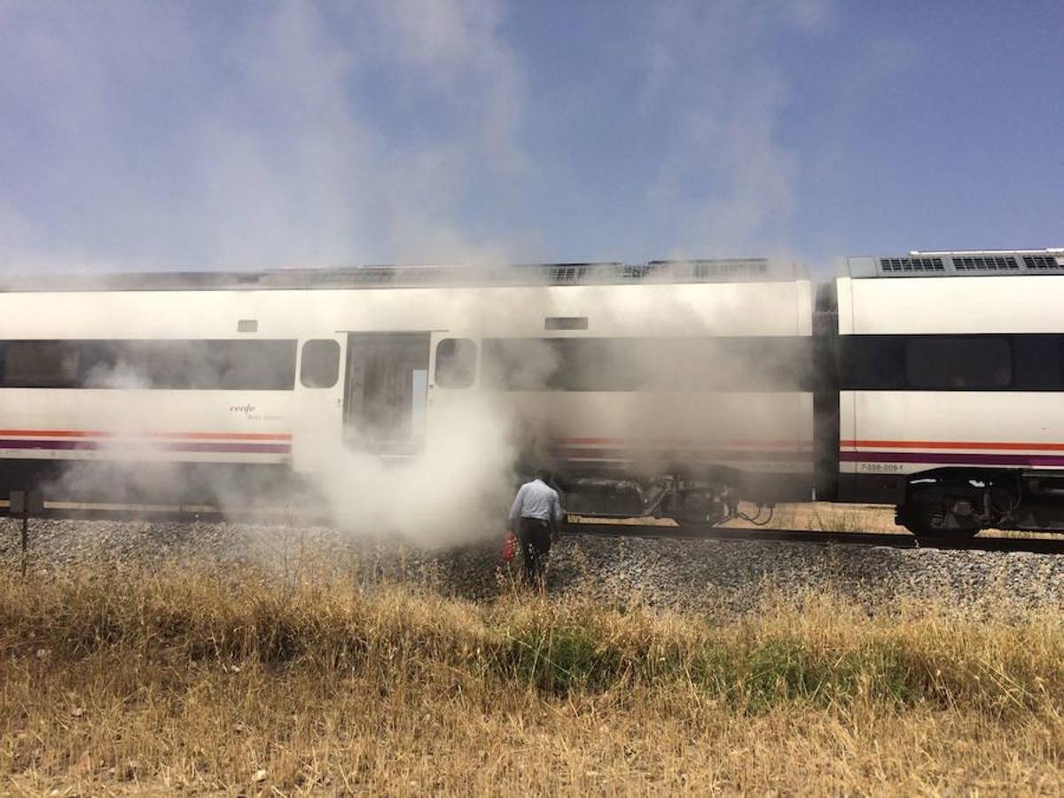 El tren regional a Madrid se queda parado a 30 kilómetros de destino