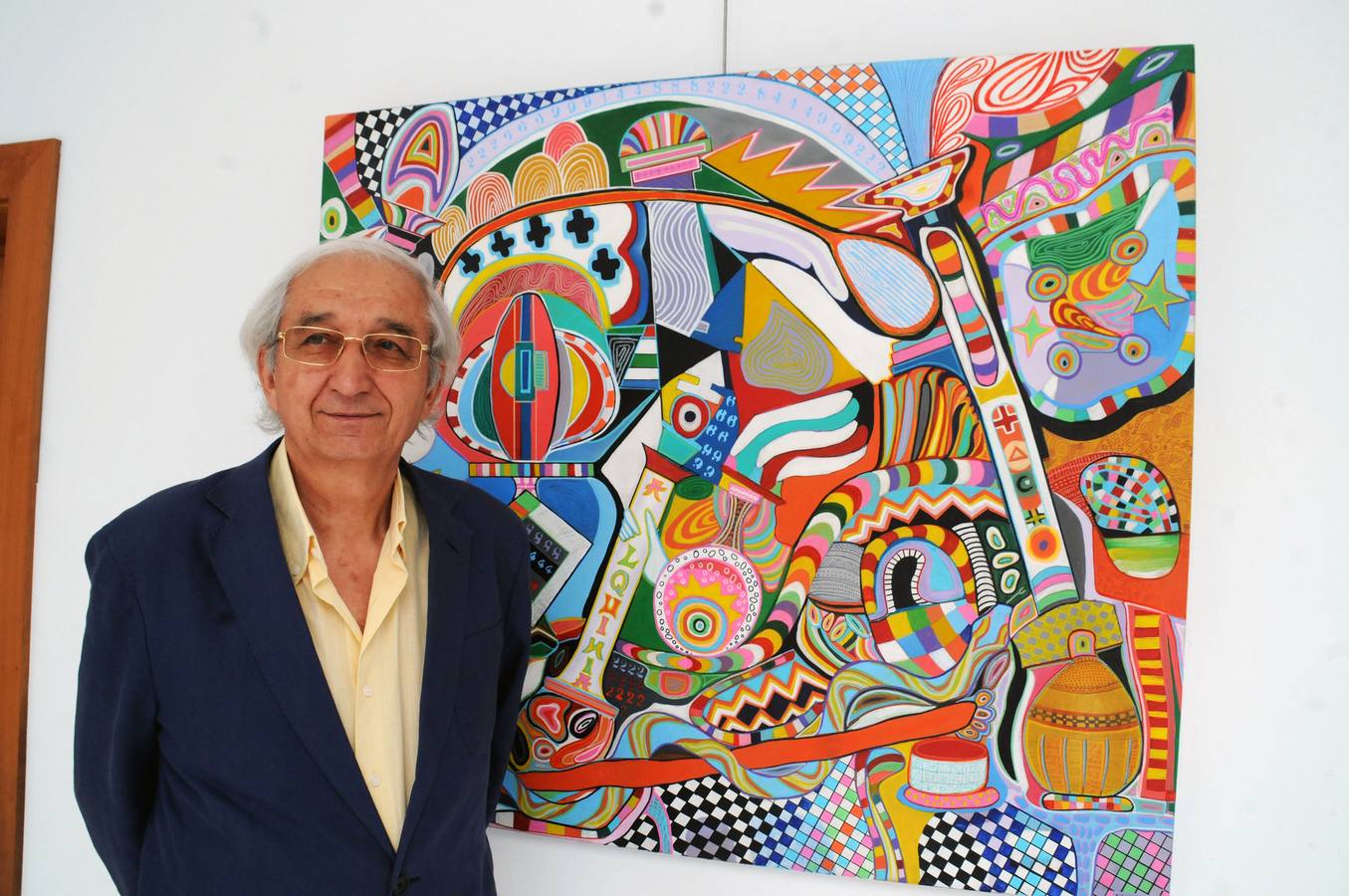 Exposición en el patio de la Asamblea