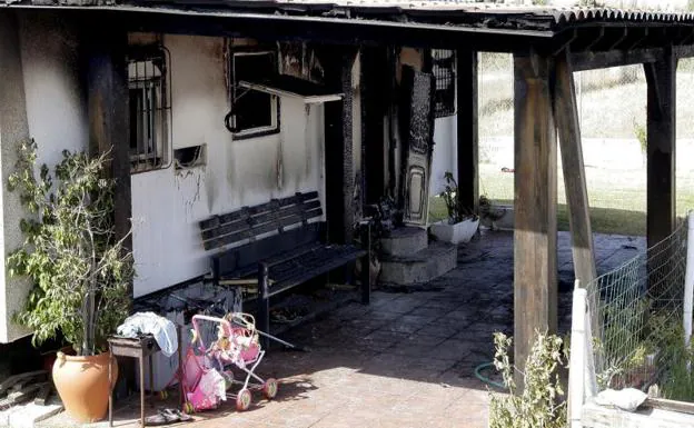 Mueren el padre, la hija y un amigo de la familia en el incendio de una casa de El Palmar