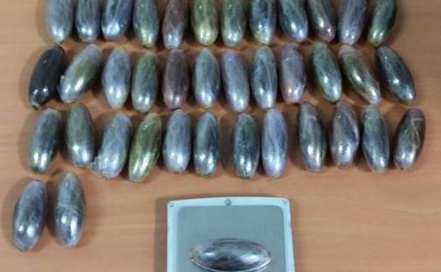 La Guardia Civil detiene a cuatro personas en Fuente de Cantos e interviene un kilo de hachís