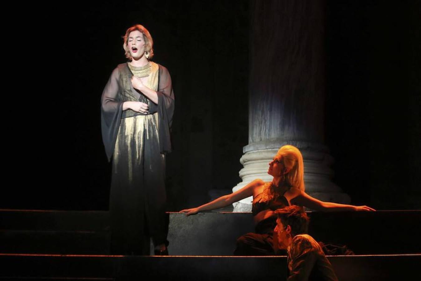 Séneca muere en el Teatro Romano entre aplausos, canciones y desnudos