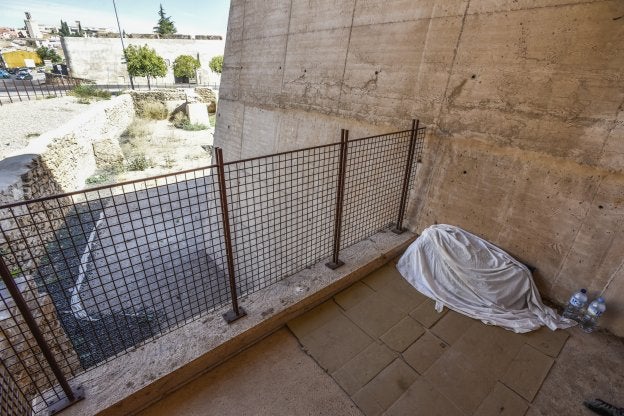 El baluarte de la Trinidad, rehabilitado este año, refugio de dos sin techo