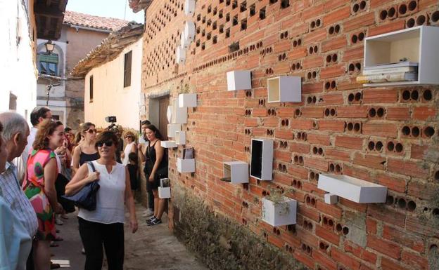 Las muestras de arte público 'Supertrama' podrán contemplarse en Valverde de la Vera hasta el 30 de septiembre