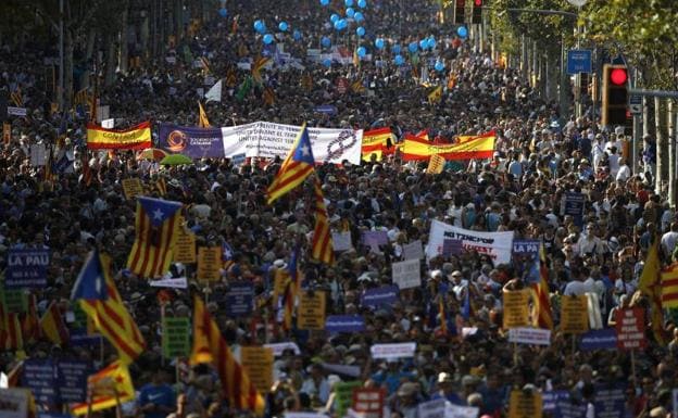 Vara, Monago y los presidentes de las diputaciones asisten en Barcelona a la manifestación