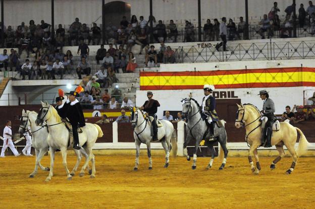 Corrida de rejones en Plaza de Toros de Mérida
