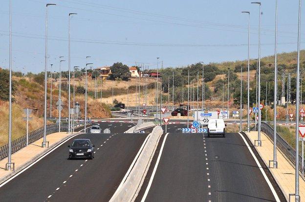 Finaliza la obra del acceso a Plasencia por la Ex-370 a falta sólo de las zonas verdes