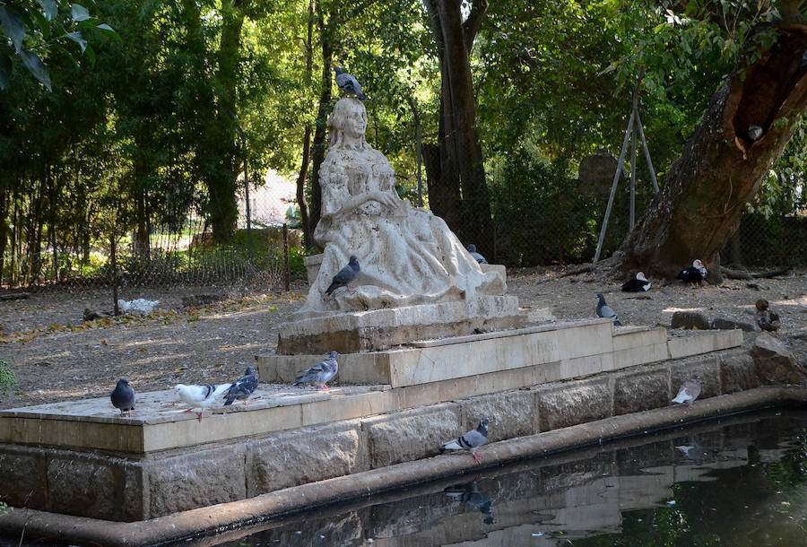 Las estatuas de Badajoz necesitan pasar por el taller