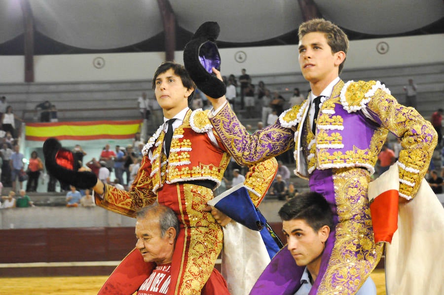 Ponce, Roca Rey y Ginés Marín abrieron la Feria Taurina de Don Benito