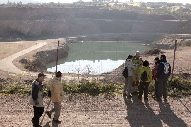 Reclaman más seguridad en el vallado de la cantera de Olleta tras la muerte de un joven