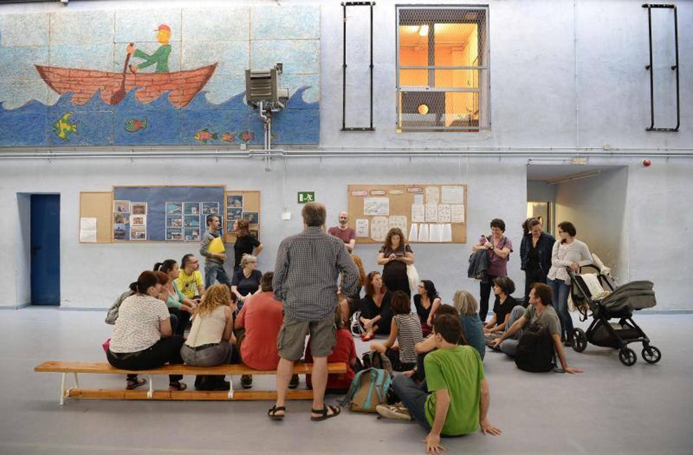 Comienza la ocupación de colegios electorales en Cataluña