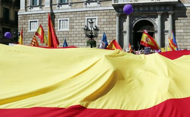 Sociedad Civil Catalana llama a los no secesionistas a reconquistar la calle