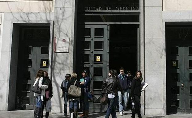 El vicerrector de la Universidad de Valladolid pone en duda las notas de los estudiantes extremeños