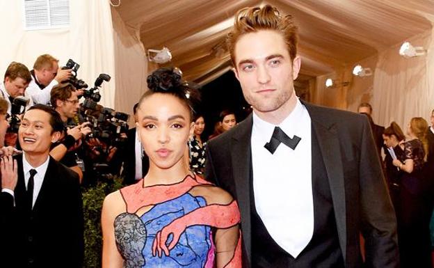 Robert Pattinson recupera la soltería