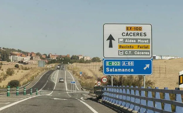 La Unión de Transportistas de Extremadura reclama la conversión de la Ex-100 en autovía