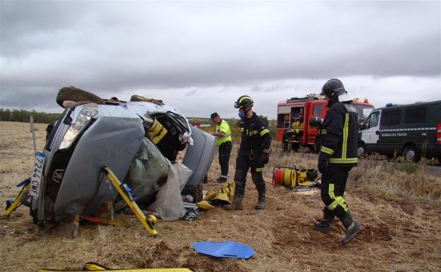 Una mujer de 35 años, herida en un accidente en Ribera del Fresno