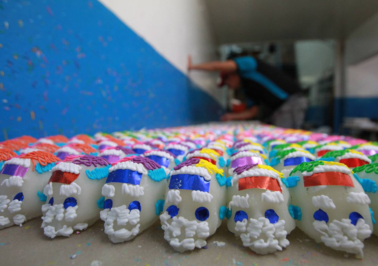 Calaveritas de azúcar, tradición mexicana que resiste con las generaciones