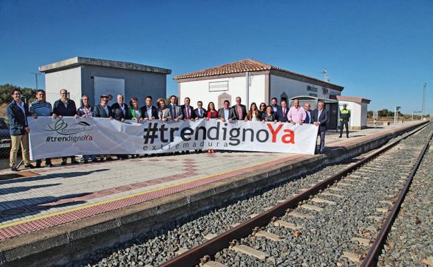 El Consejo de Comunidades Extremeñas en el Exterior se suma al pacto por un tren digno