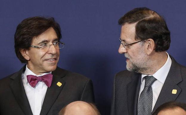 El ex primer ministro belga Di Rupo llama «franquista autoritario» a Rajoy