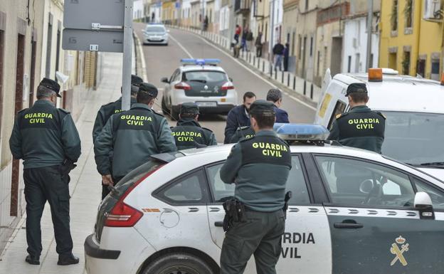 Piden 20 años de cárcel para el acusado de degollar a su vecino en Villar del Rey
