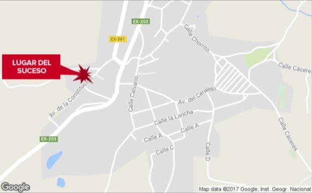 Sufre traumatismo craneal tras chocar un coche contra una pared en Cuacos