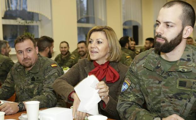 Cospedal visita a las tropas extremeñas desplegadas en Letonia