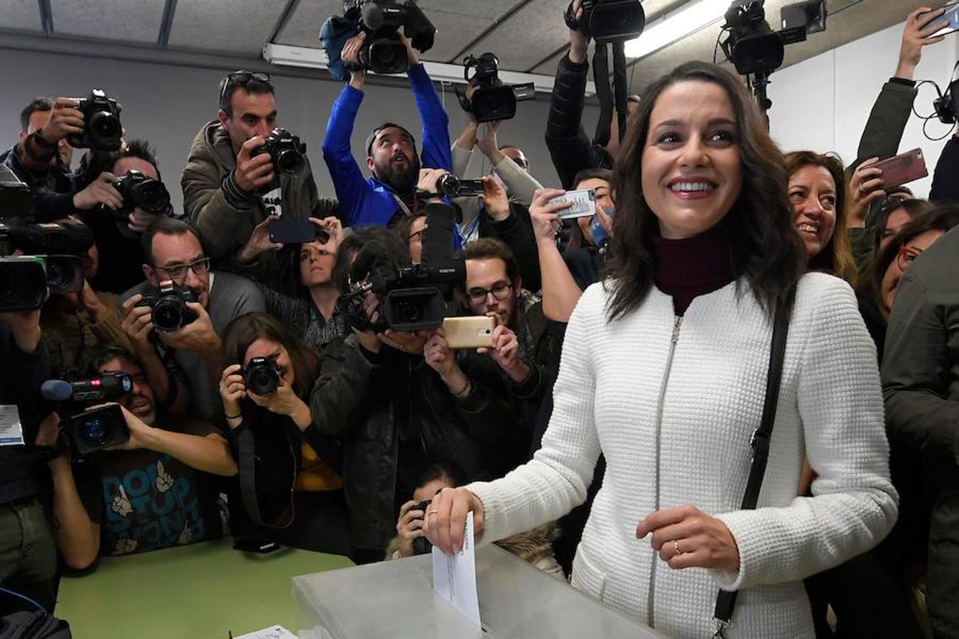Los candidatos a la Generalitat de Cataluña acuden a votar