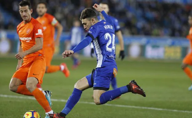 Munir da tres puntos de oro al Alavés ante un desdibujado Málaga