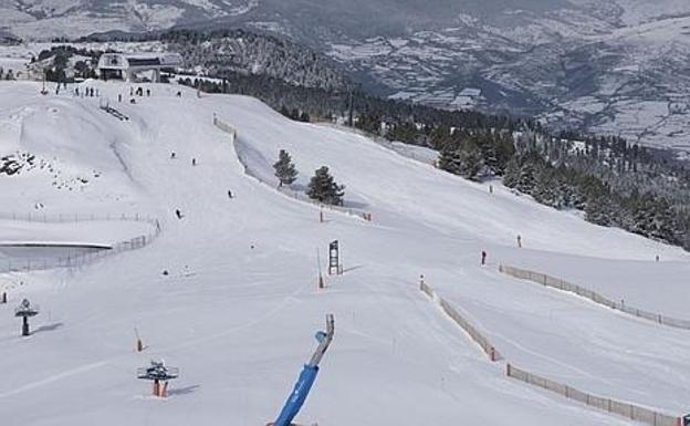 Llega la Navidad a la nieve catalana