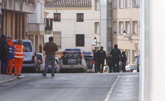 Se entrega el hombre atrincherado con un cuchillo en la casa de su expareja en Requena