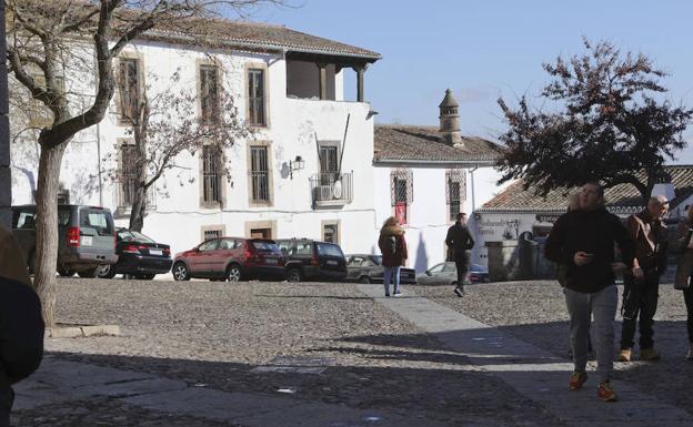 La Policía prorroga el permiso para aparcar en la parte antigua de Cáceres a los vecinos