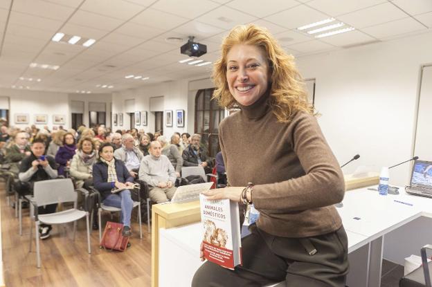 Teresa Viejo presentó ayer en Aula HOY su última novela