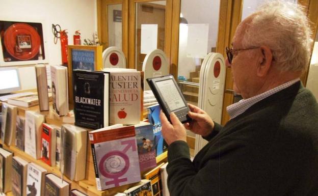 Extremadura es la única región donde baja la lectura de libros por ocio