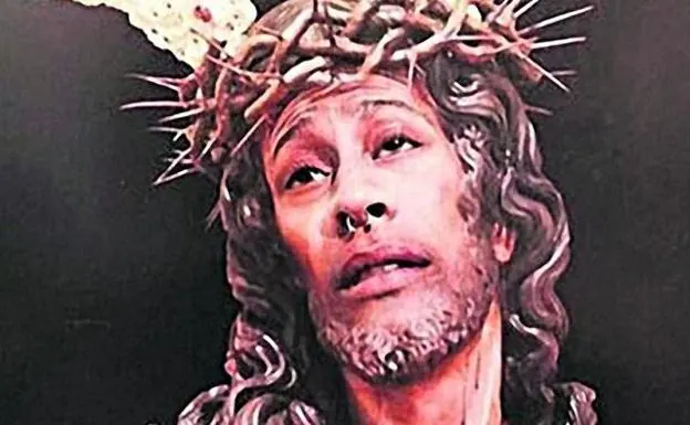 Condenado con 480 euros de multa por publicar un fotomontaje de un cristo con su cara