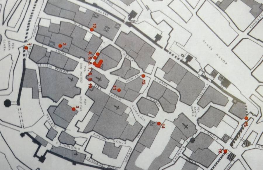 Lápidas romanas y rimas de amor en la Ciudad Monumental de Cáceres