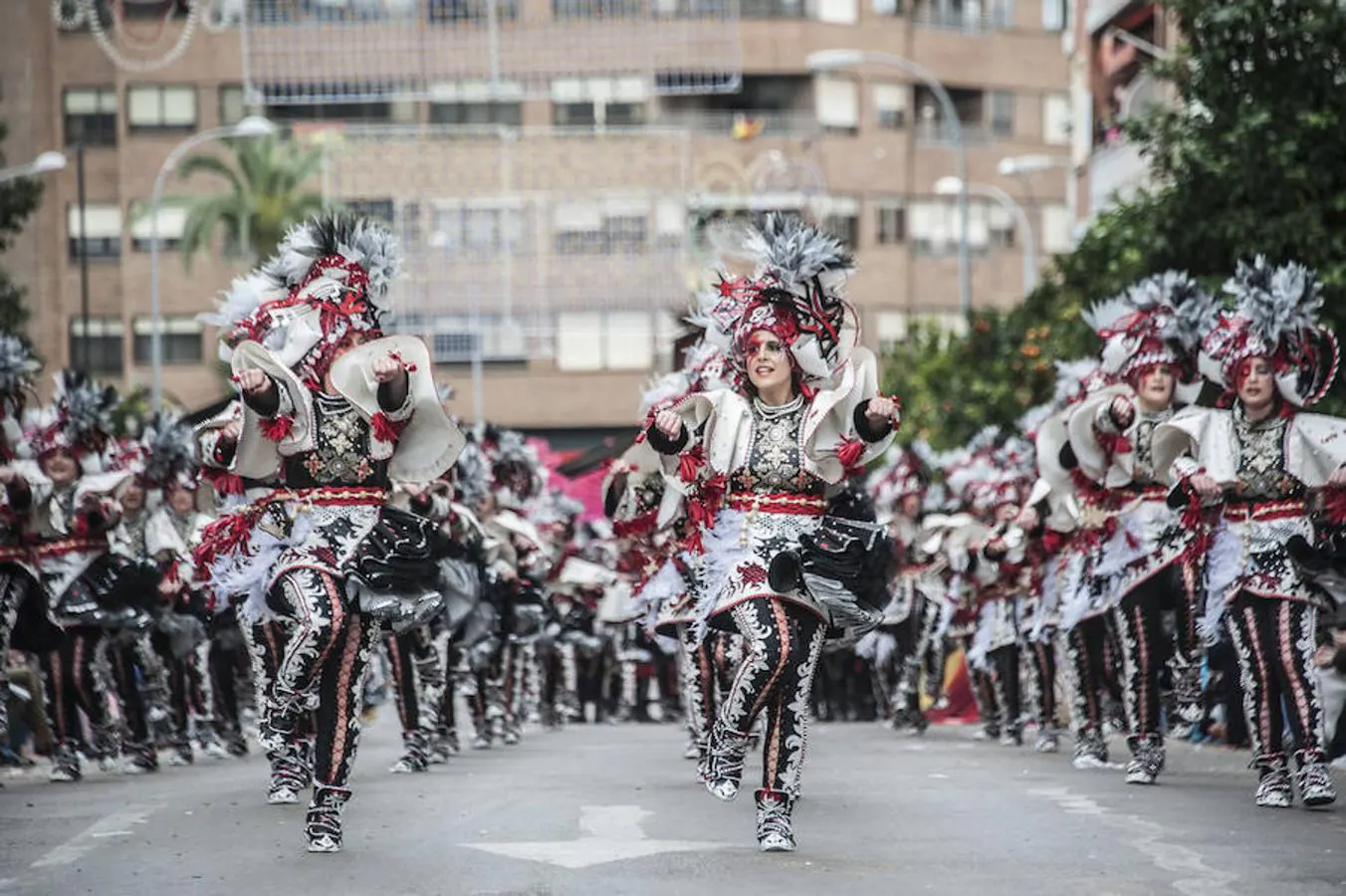 Desfile de comparsas del Carnaval de Badajoz (1)