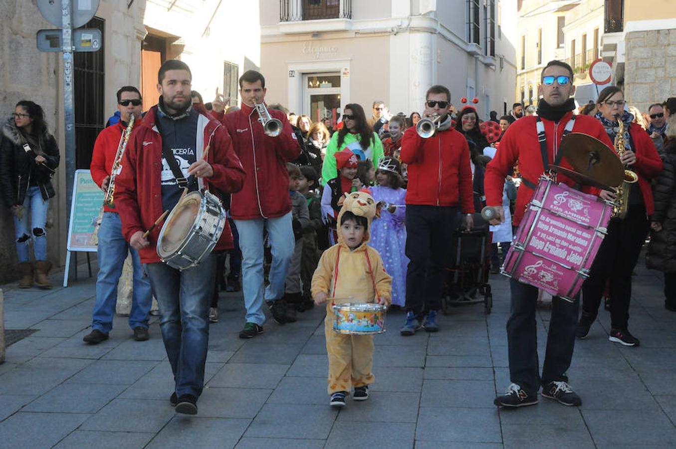 Los niños desfilan por las calles de Mérida con sus disfraces