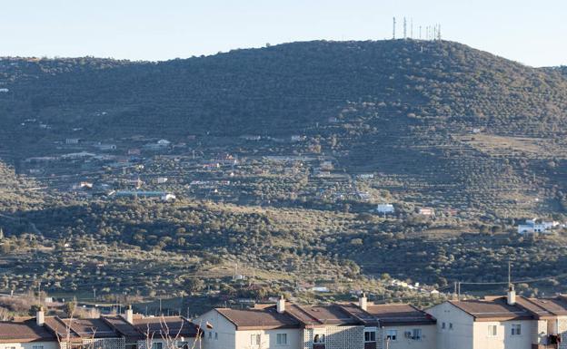 La Junta abre la puerta a regularizar toda la sierra de Santa Bárbara