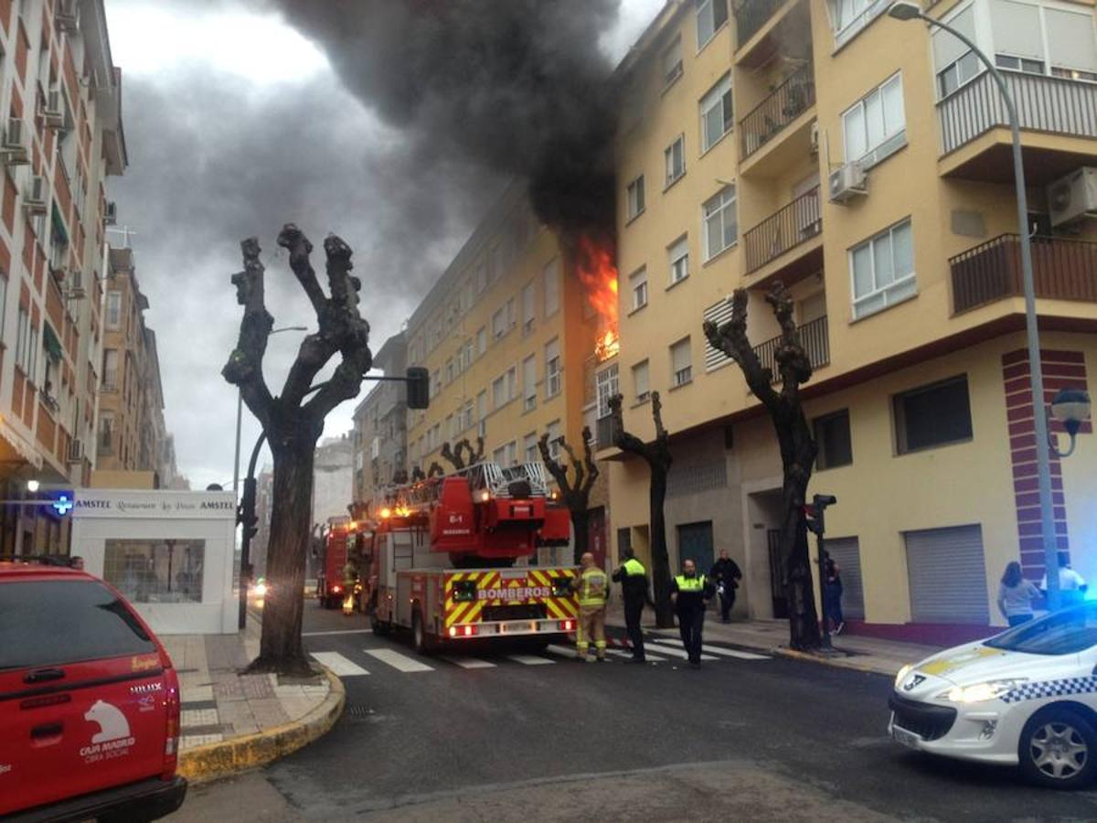 Incendio en un piso ubicado en la barriada de San Fernando de Badajoz