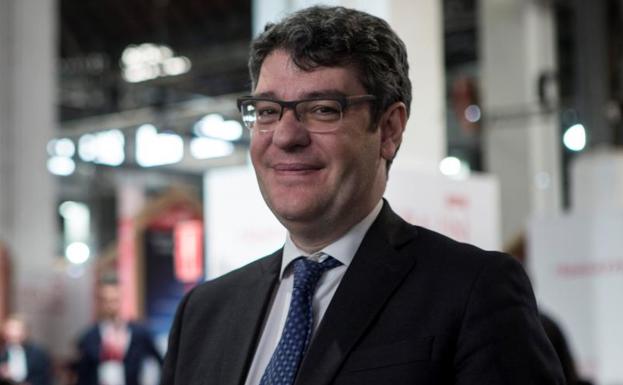 Nadal afirma que el precio de la electricidad bajará entre el 5% y 10% en 2020