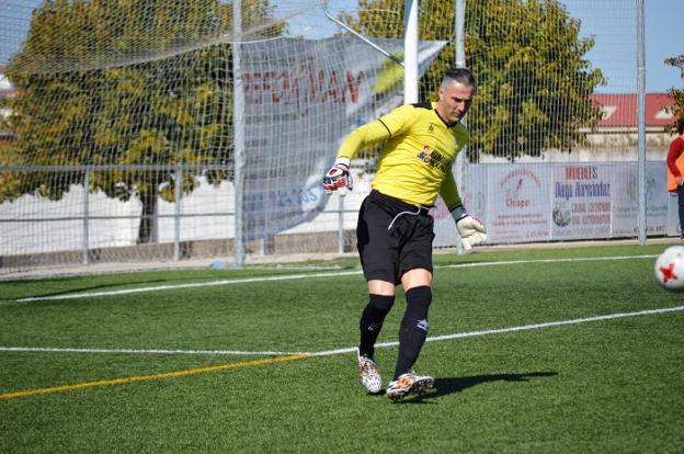 Manu vuelve a darle cuerda a su reloj