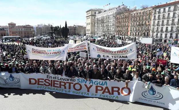50.000 personas protestan en Madrid para pedir soluciones a la sequía en Levante