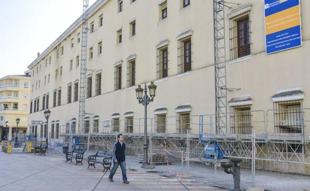 Gallardo saca a concurso las obras del Hospital Provincial sin esperar la decisión del Ayuntamiento